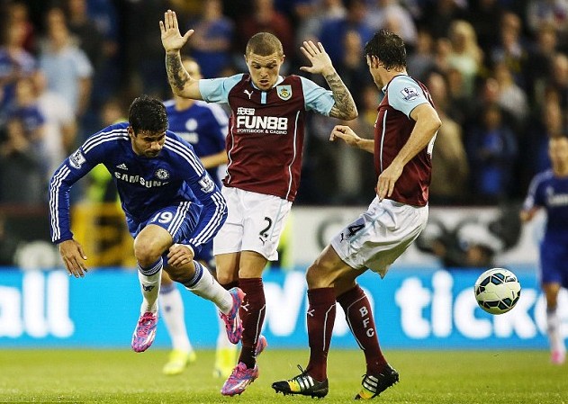 少一人的切尔西让阿森纳犯难，英超争冠从来不乏拼桌的